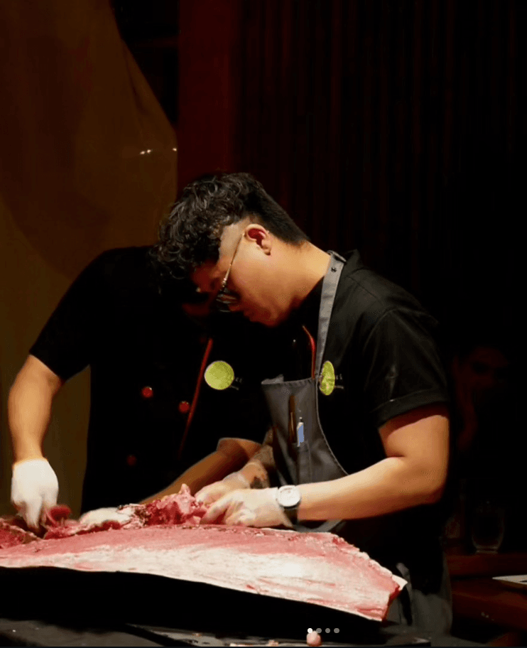 Tuna carving by Chef Kim Yong